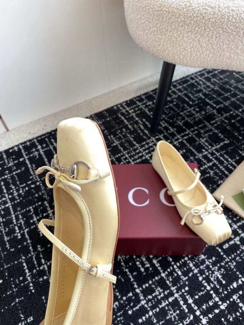 Gucci Flat Shoes